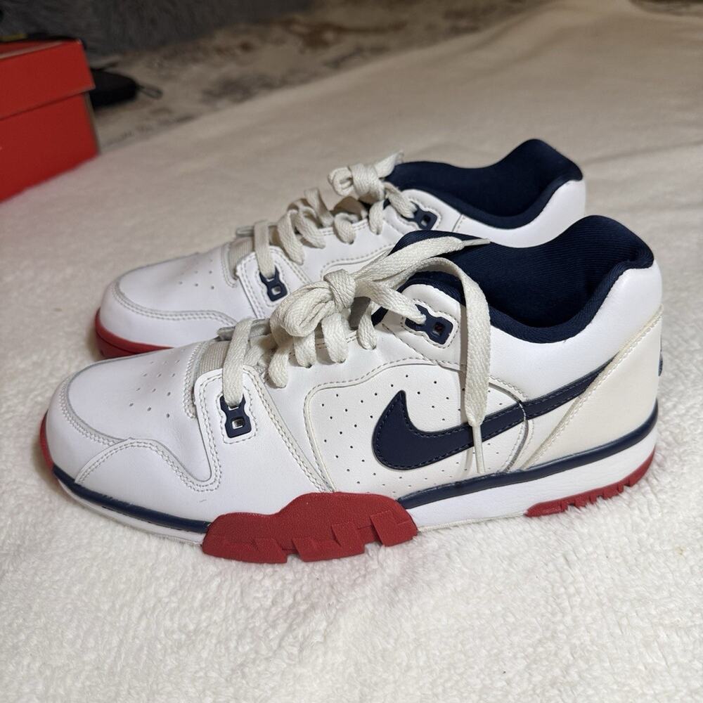 Nike Men's White/Navy/Red Colorblock Leather Low Top Lace-Up Sneakers